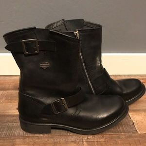 Women’s Harley Davidson riding boots.